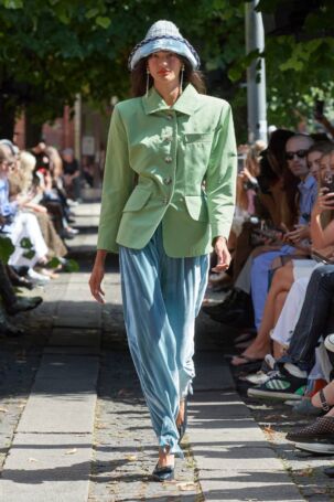 1/35 | Caro Editions Spring 2025 | Photo: James Cochrane | Courtesy of Copenhagen Fashion Week Caro Editions Spring 2025 | Photo: James Cochrane | Courtesy of Copenhagen Fashion Week