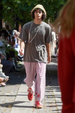 9/35 | Caro Editions Spring 2025 | Photo: James Cochrane | Courtesy of Copenhagen Fashion Week Caro Editions Spring 2025 | Photo: James Cochrane | Courtesy of Copenhagen Fashion Week
