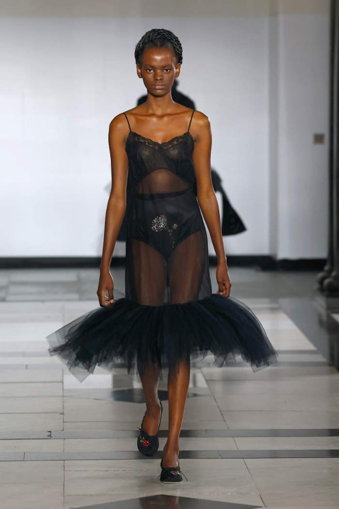 Simone Rocha Spring 2025 Look 3; Photo: Nowfashion.com