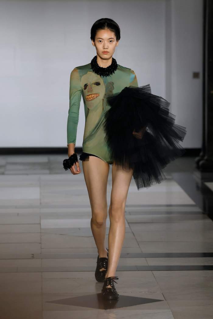 Simone Rocha Spring 2025 Look 5; Photo: Nowfashion.com