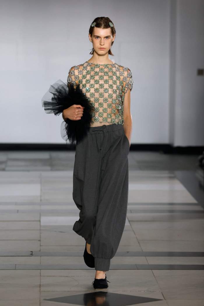 Simone Rocha Spring 2025 Look 15; Photo: Nowfashion.com