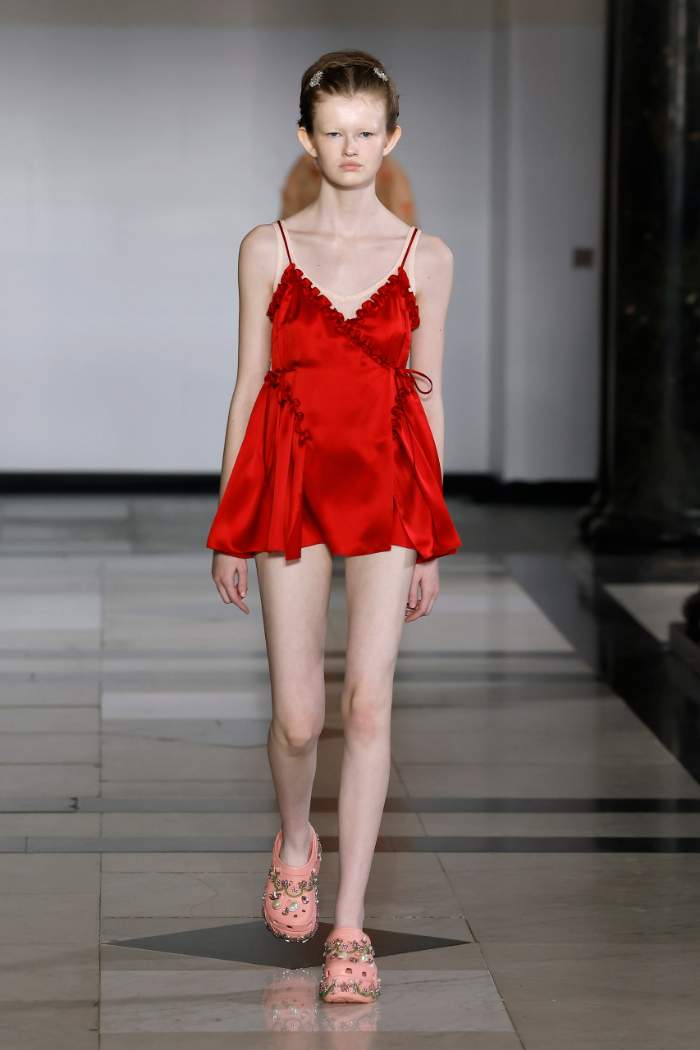 Simone Rocha Spring 2025 Look 16; Photo: Nowfashion.com