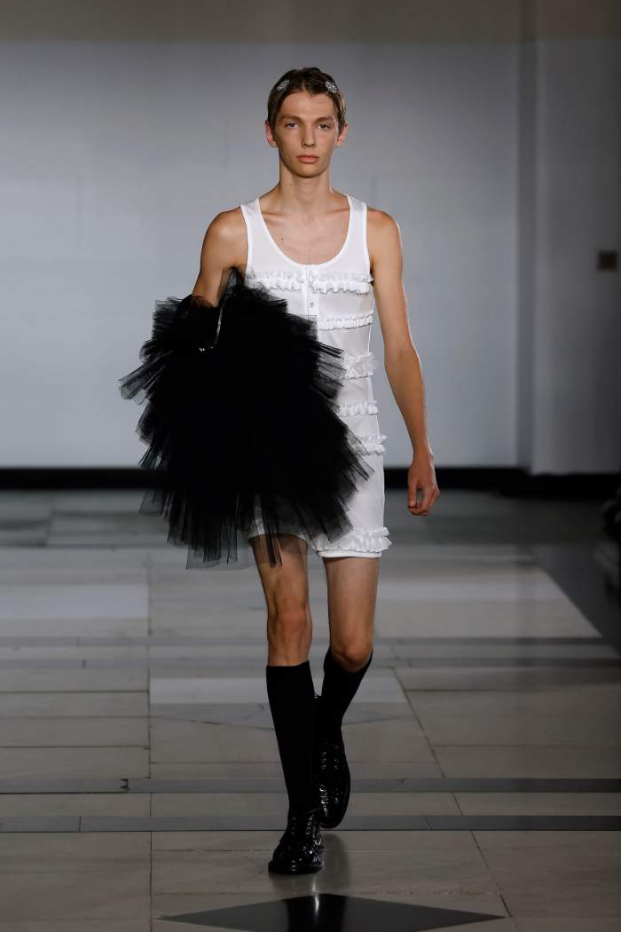 Simone Rocha Spring 2025 Look 19; Photo: Nowfashion.com