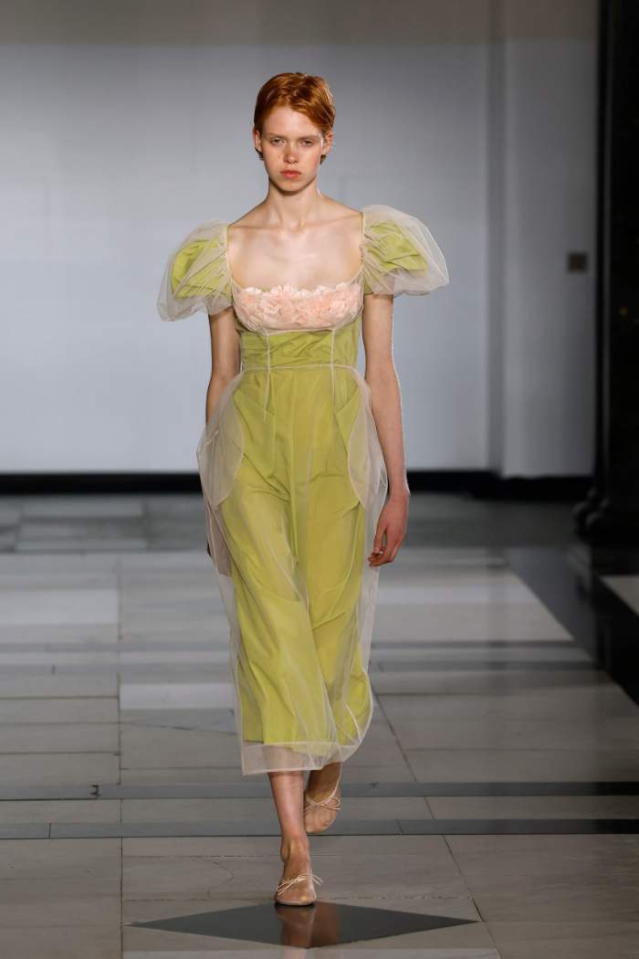 Simone Rocha Spring 2025 Look 21; Photo: Nowfashion.com