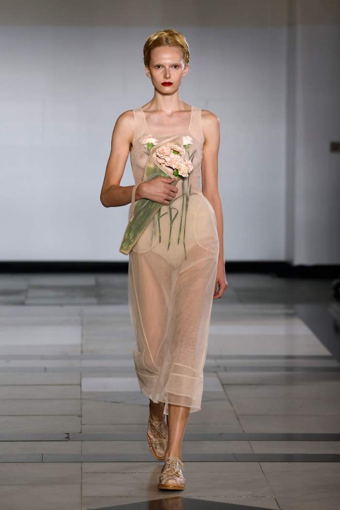 Simone Rocha Spring 2025 Look 25; Photo: Nowfashion.com