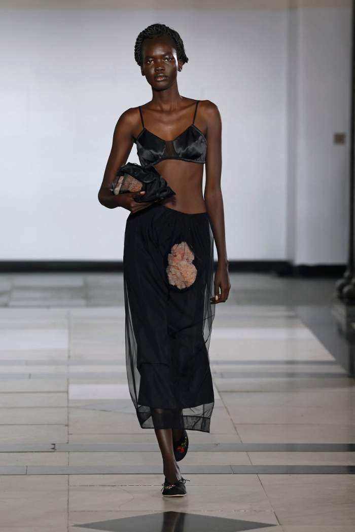 Simone Rocha Spring 2025 Look 26; Photo: Nowfashion.com