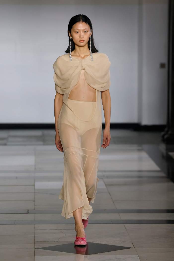 Simone Rocha Spring 2025 Look 38; Photo: Nowfashion.com