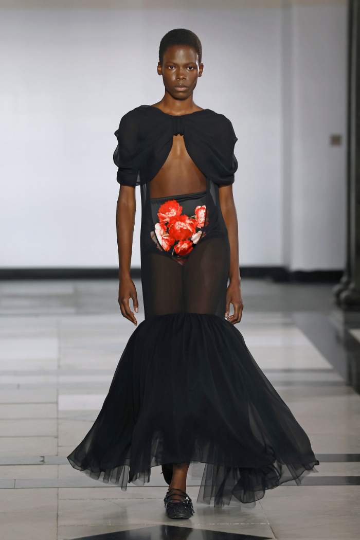 Simone Rocha Spring 2025 Look 40; Photo: Nowfashion.com