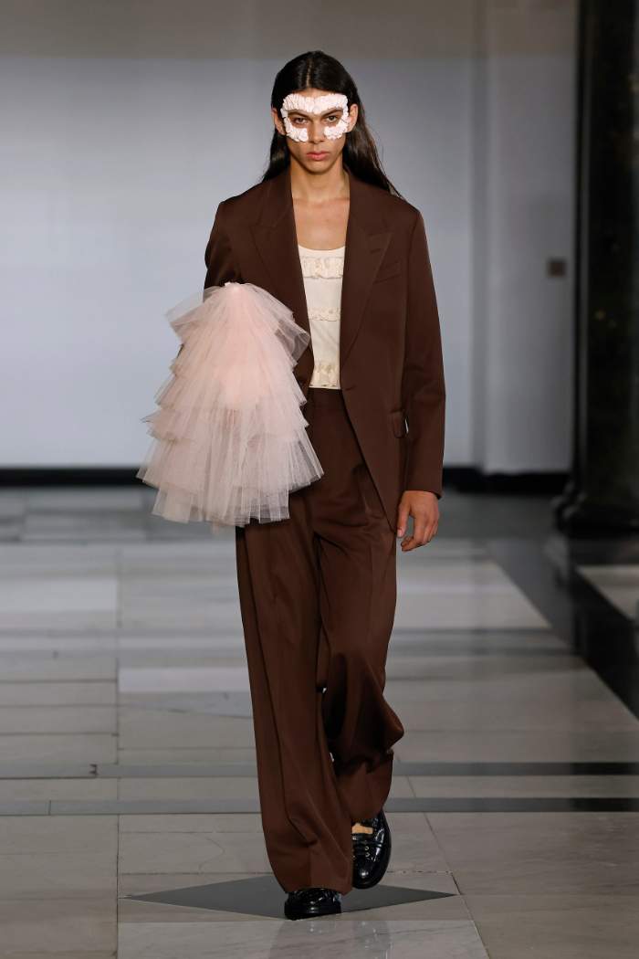 Simone Rocha Spring 2025 Look 41; Photo: Nowfashion.com