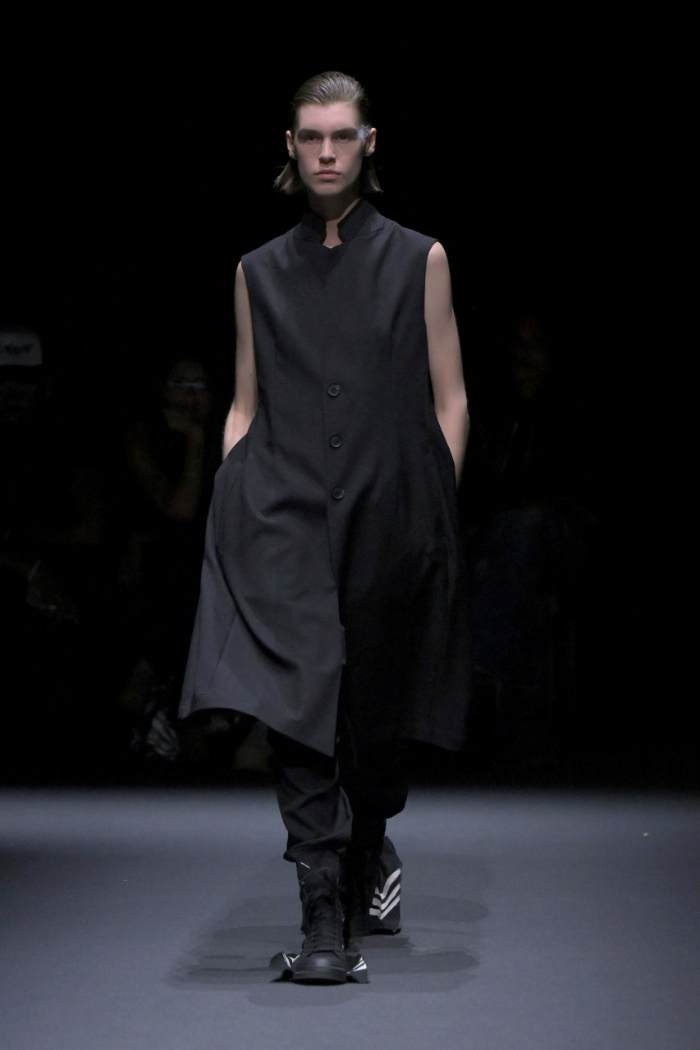Y-3 Spring 2025 Menswear Look 2; Photo: NOWFASHION.com