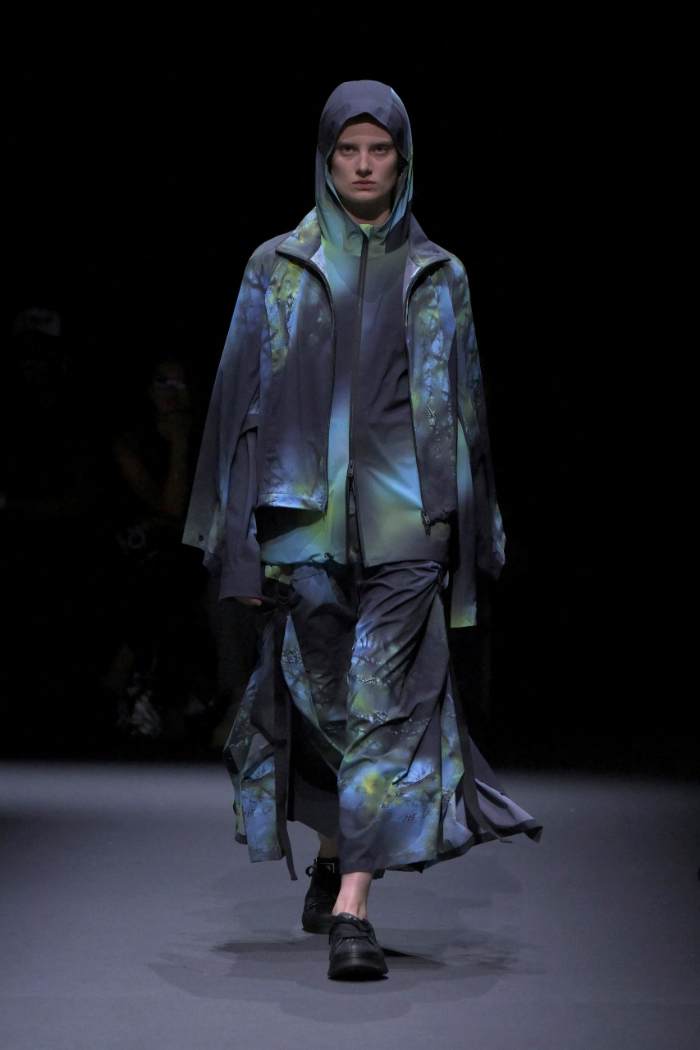 Y-3 Spring 2025 Menswear Look 33; Photo: NOWFASHION.com