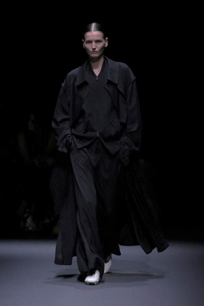 Y-3 Spring 2025 Menswear Look 43; Photo: NOWFASHION.com