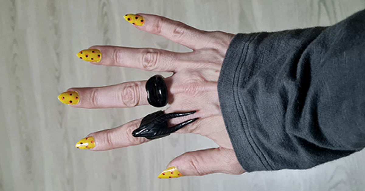 Giraffe Spot Nail Art Featured Image