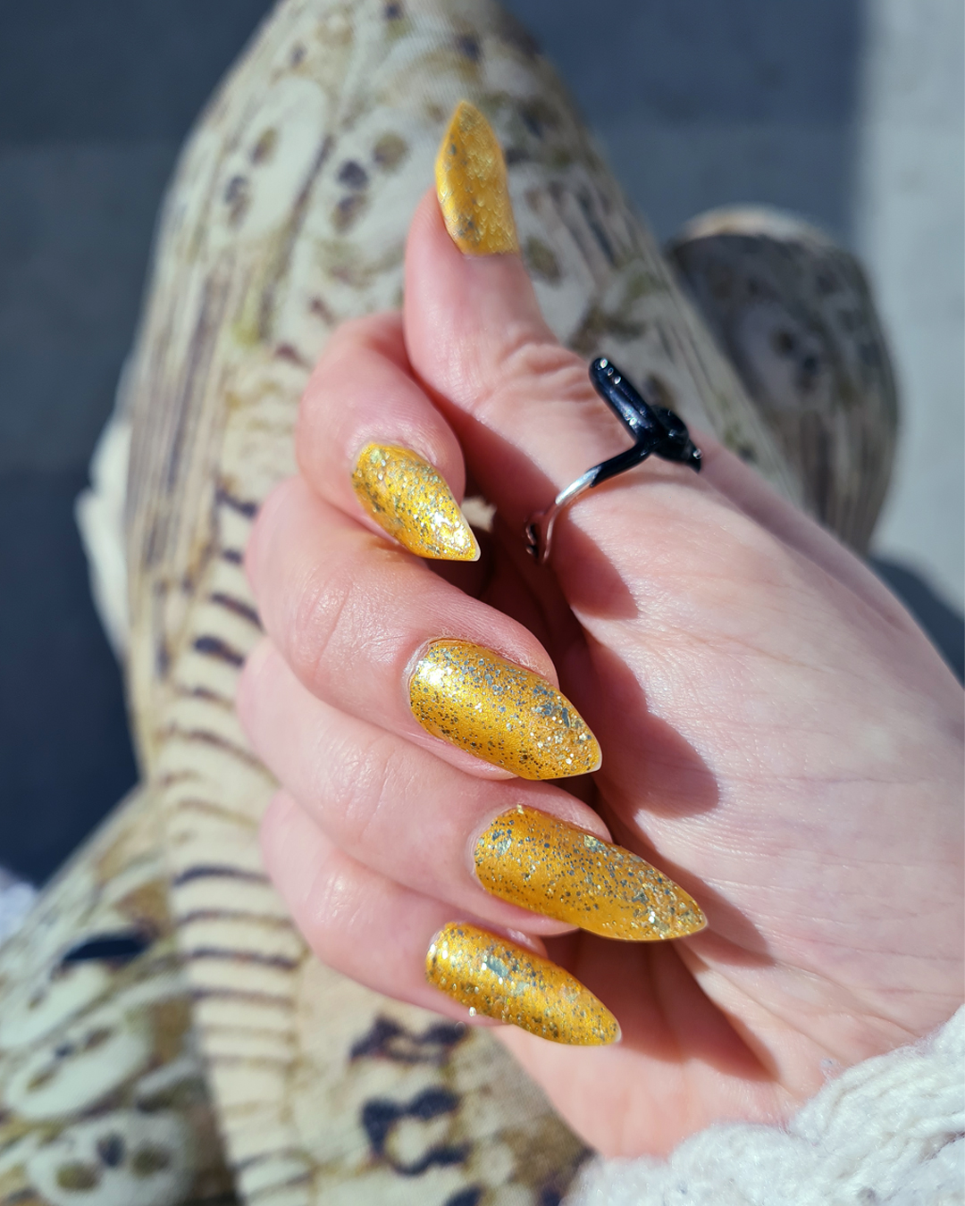 Nails by @thefashion.fold
