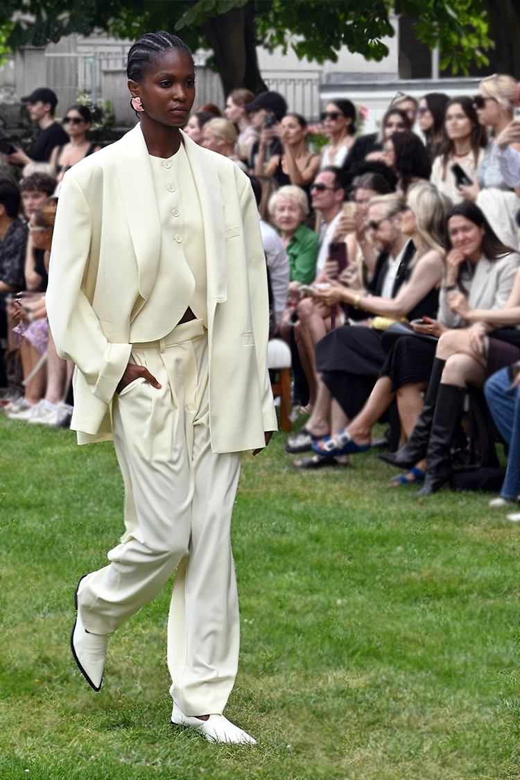Look 18