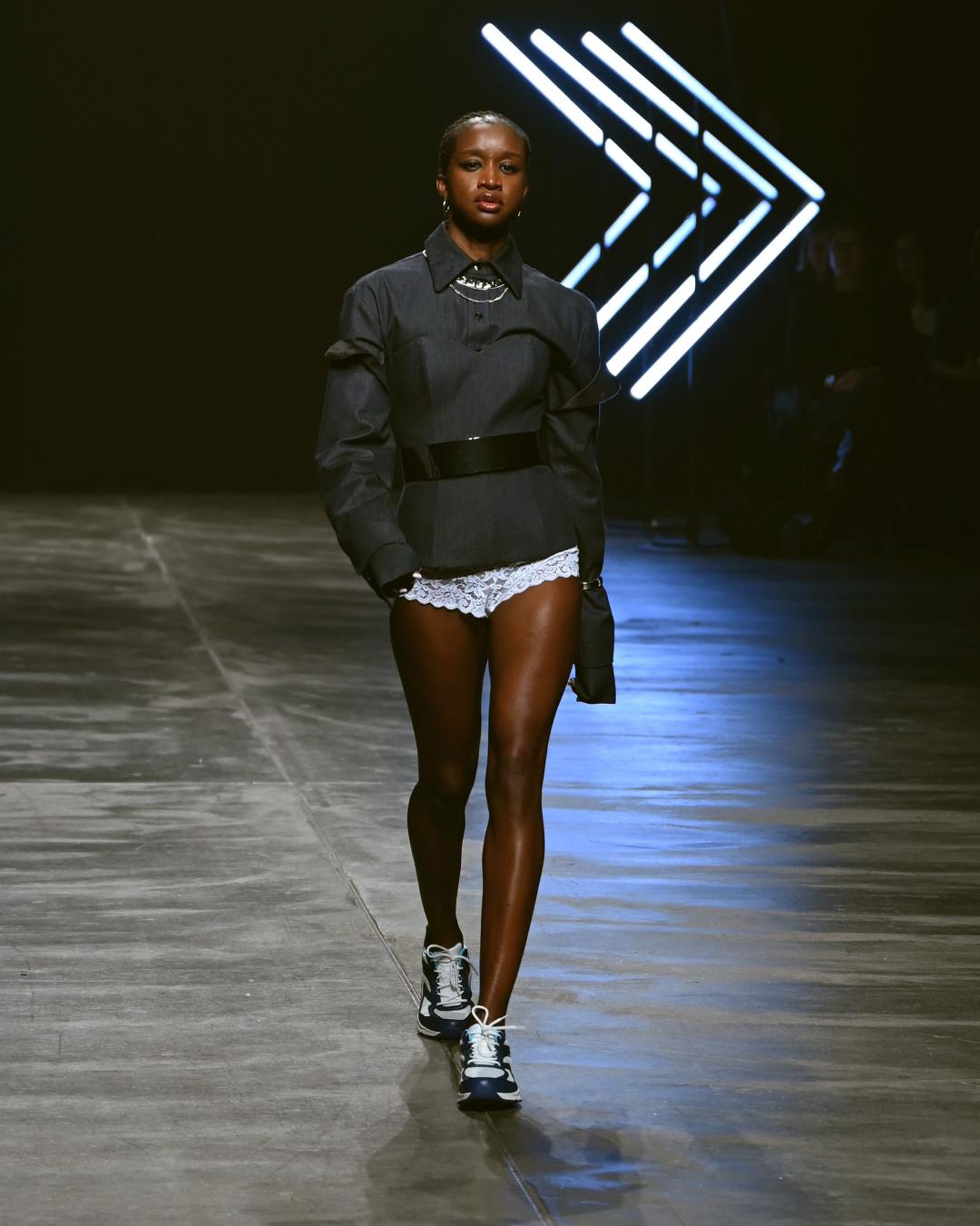 Rebekka Ruétz Fall 2024 at Berlin Fashion Week Look 1; Runway Photography: The Fashion Fold