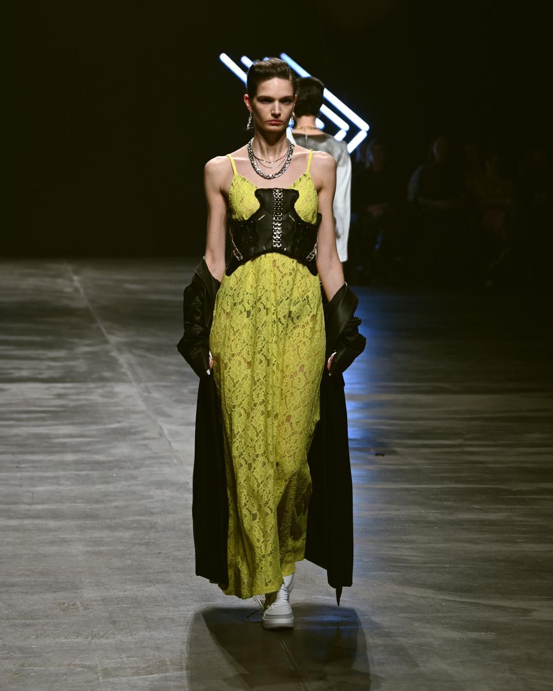 Rebekka Ruétz Fall 2024 at Berlin Fashion Week Look 16; Runway Photography: The Fashion Fold