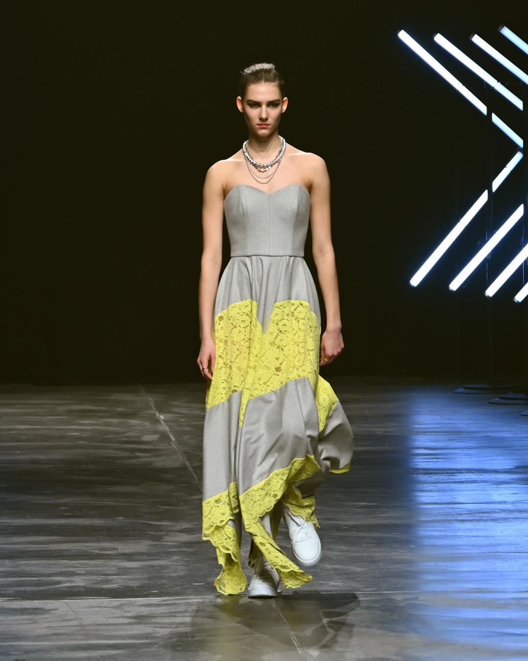 Rebekka Ruétz Fall 2024 at Berlin Fashion Week Look 22; Runway Photography: The Fashion Fold
