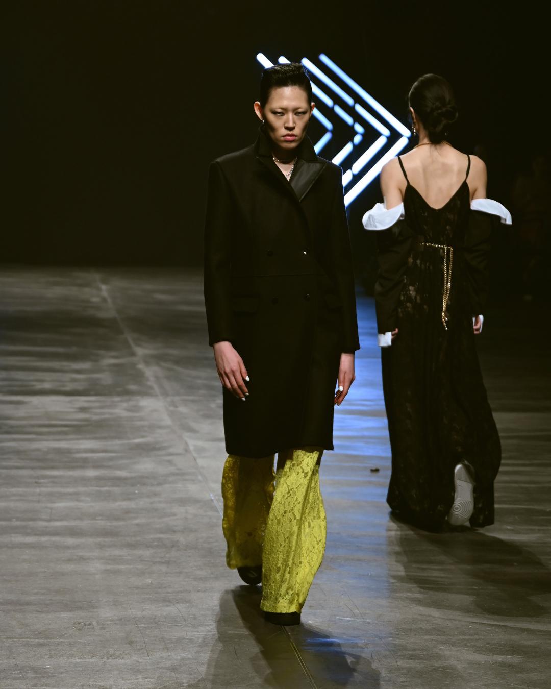 Rebekka Ruétz Fall 2024 at Berlin Fashion Week Look 28; Runway Photography: The Fashion Fold