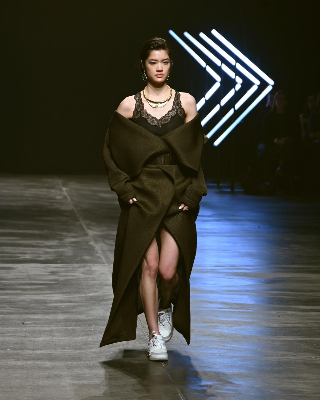 Rebekka Ruétz Fall 2024 at Berlin Fashion Week Look 5; Runway Photography: The Fashion Fold