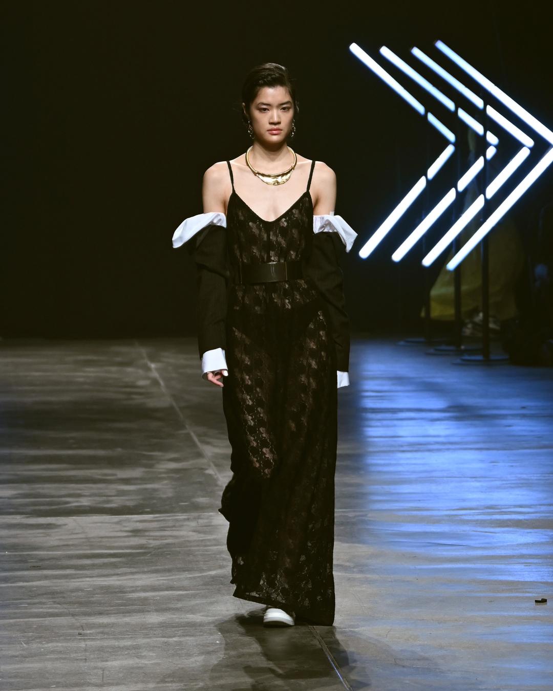 Rebekka Ruétz Fall 2024 at Berlin Fashion Week Look 25; Runway Photography: The Fashion Fold