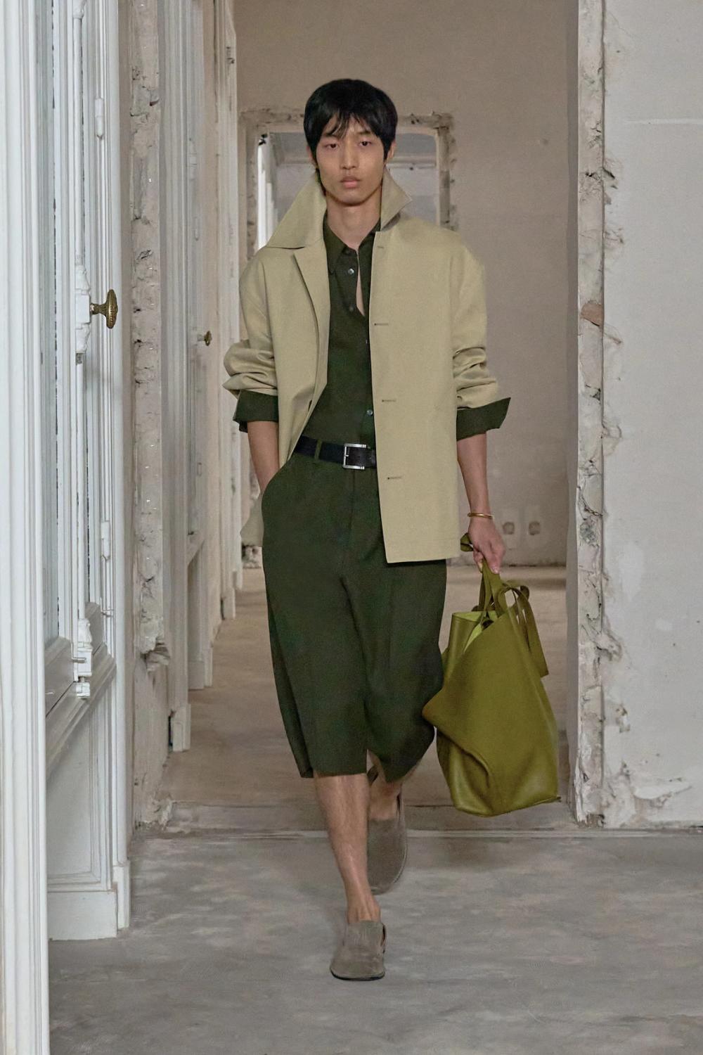 Fall 2025 Menswear Trend Forecast - Handbags - Ami Spring 2025 Menswear