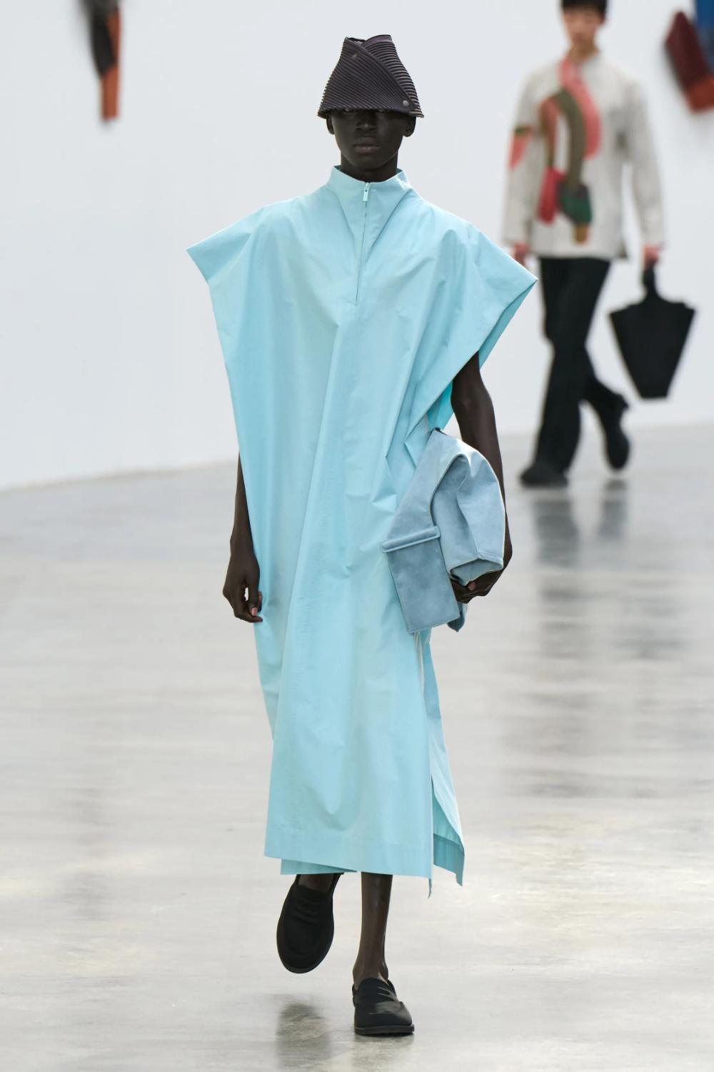 Fall 2025 Menswear Trend Forecast - Handbags - Homme Plissé Issey Miyake Fall 2024 Menswear