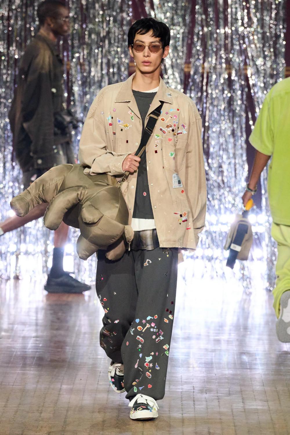 Fall 2025 Menswear Trend Forecast - Handbags - Maison Mihara Yasuhiro Spring 2025 Menswear
