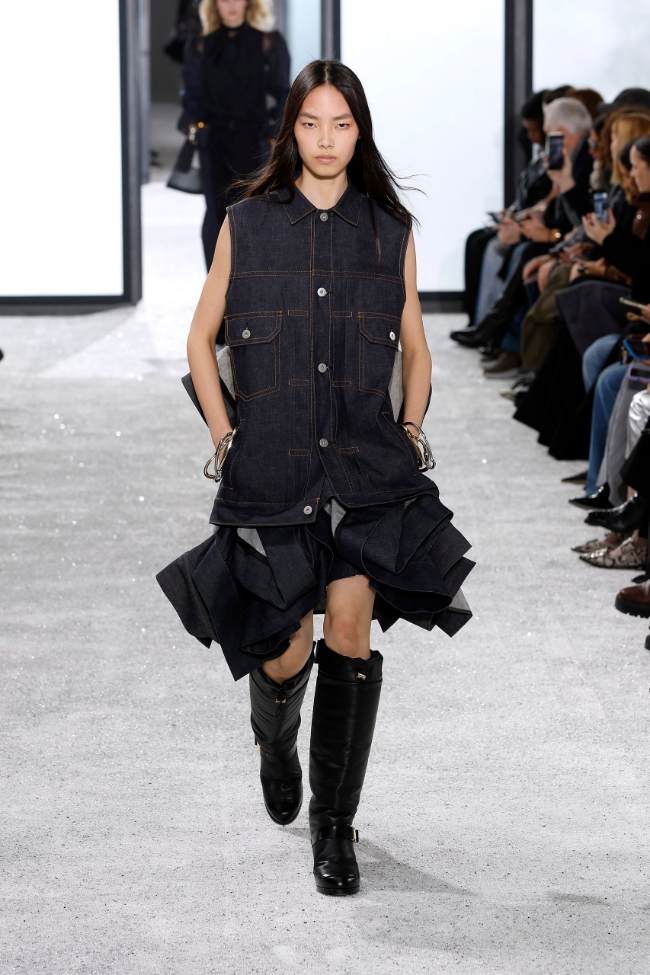 Sacai Spring 2025; Photo: NowFashion.com