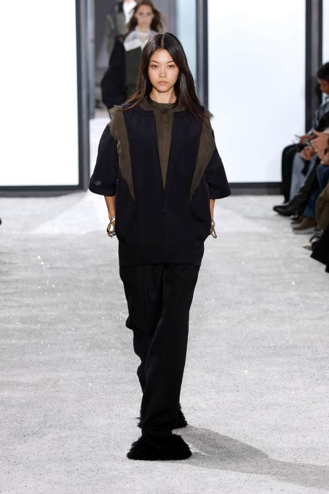 Sacai Spring 2025; Photo: NowFashion.com