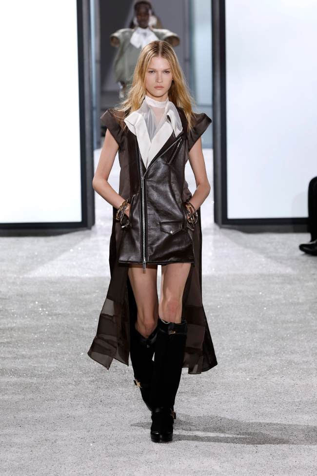 Sacai Spring 2025; Photo: NowFashion.com
