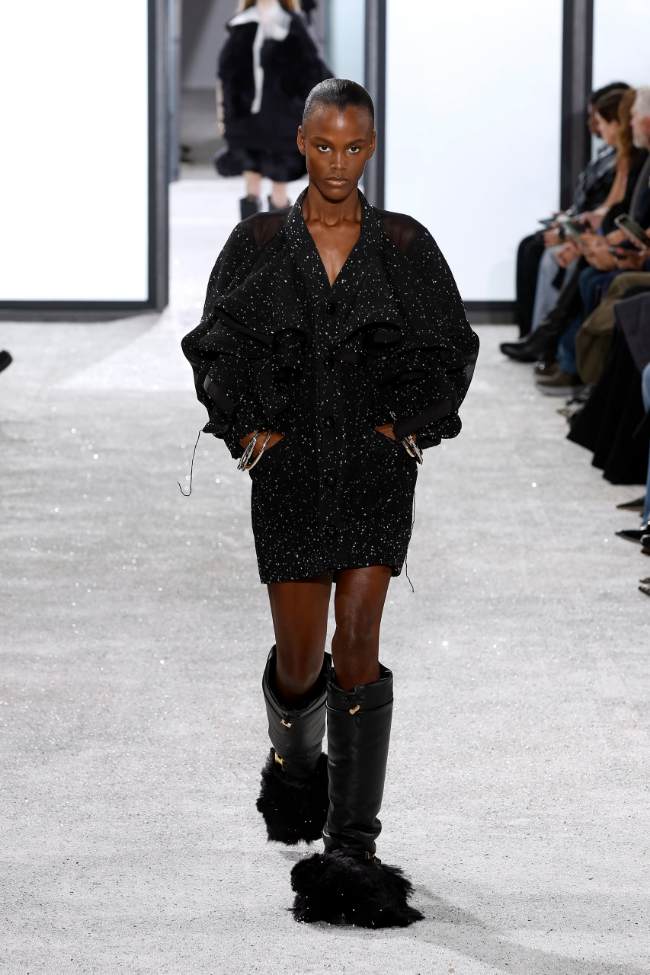 Sacai Spring 2025; Photo: NowFashion.com