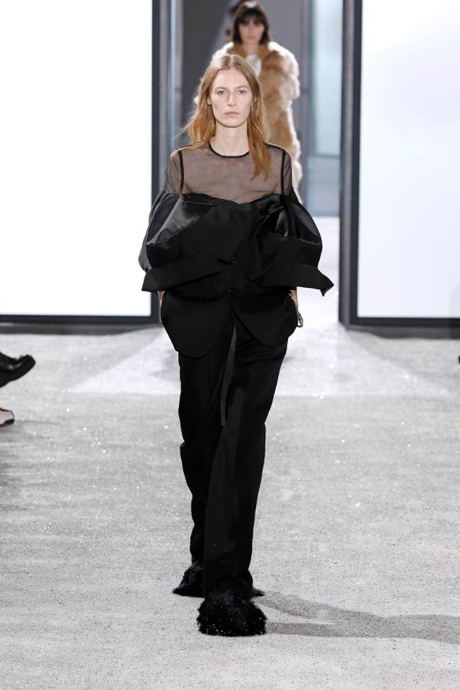 Sacai Spring 2025; Photo: NowFashion.com