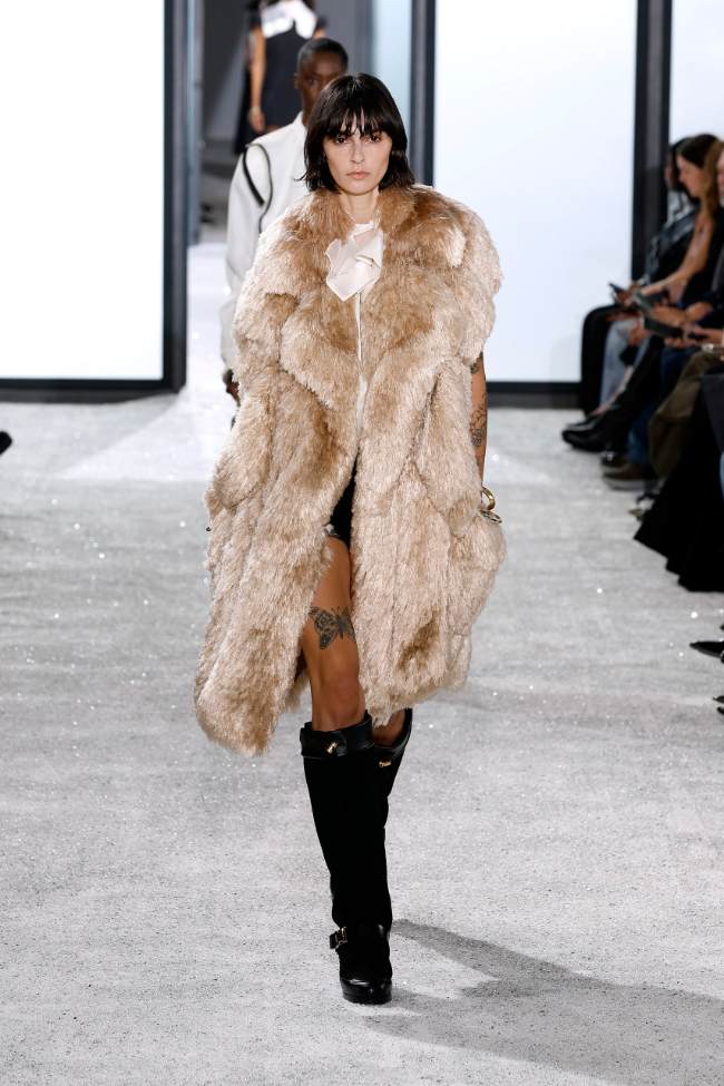 Sacai Spring 2025; Photo: NowFashion.com