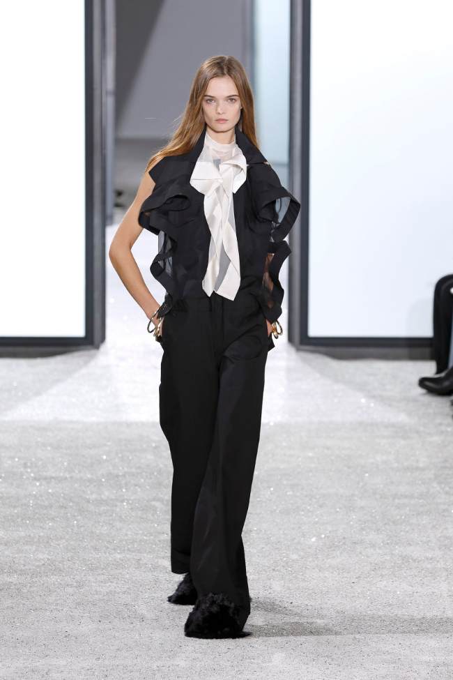 Sacai Spring 2025; Photo: NowFashion.com