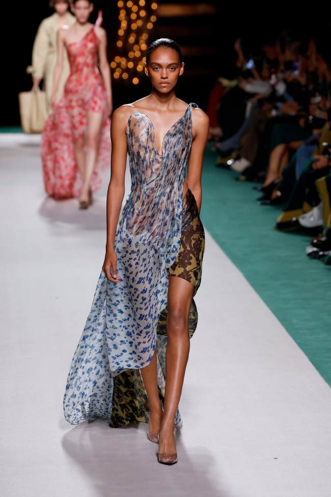 Victoria Beckham Spring 2025; Photo: NowFashion.com