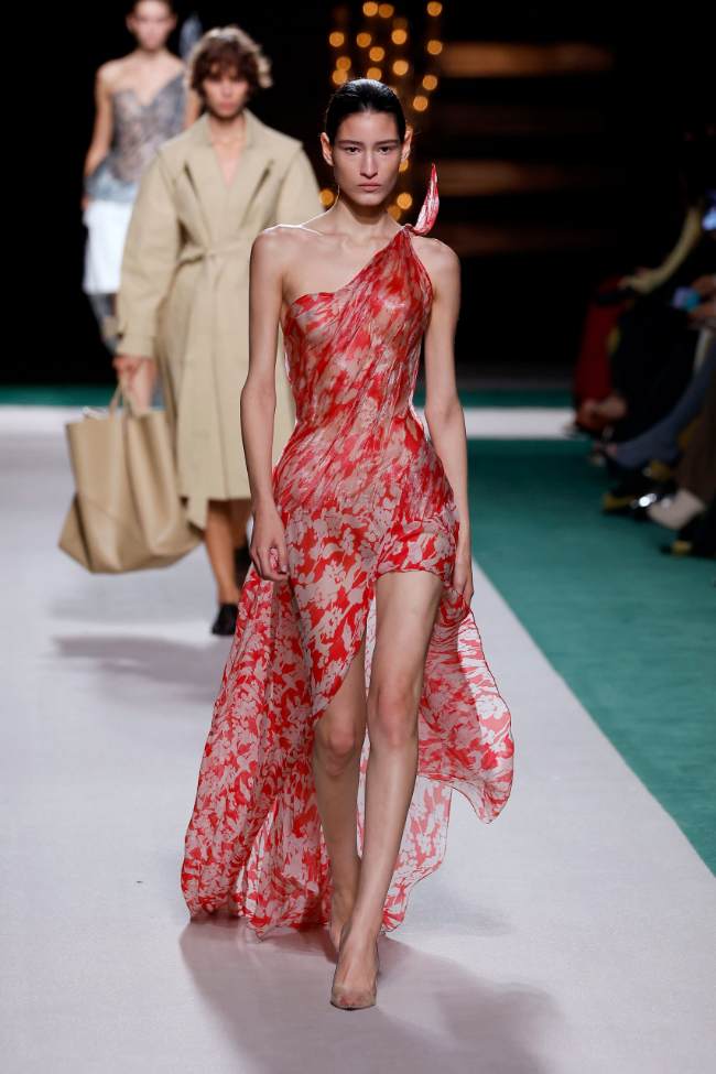 Victoria Beckham Spring 2025; Photo: NowFashion.com