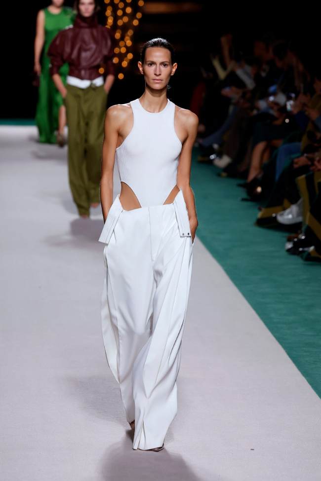 Victoria Beckham Spring 2025; Photo: NowFashion.com