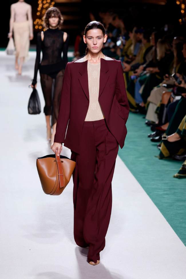 Victoria Beckham Spring 2025; Photo: NowFashion.com