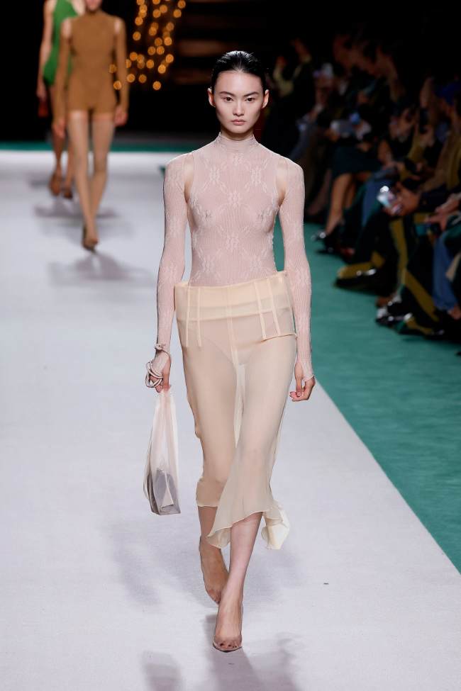 Victoria Beckham Spring 2025; Photo: NowFashion.com