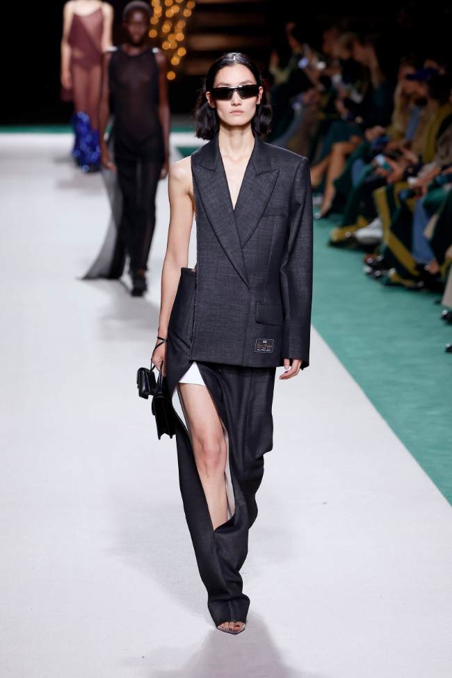 Victoria Beckham Spring 2025; Photo: NowFashion.com