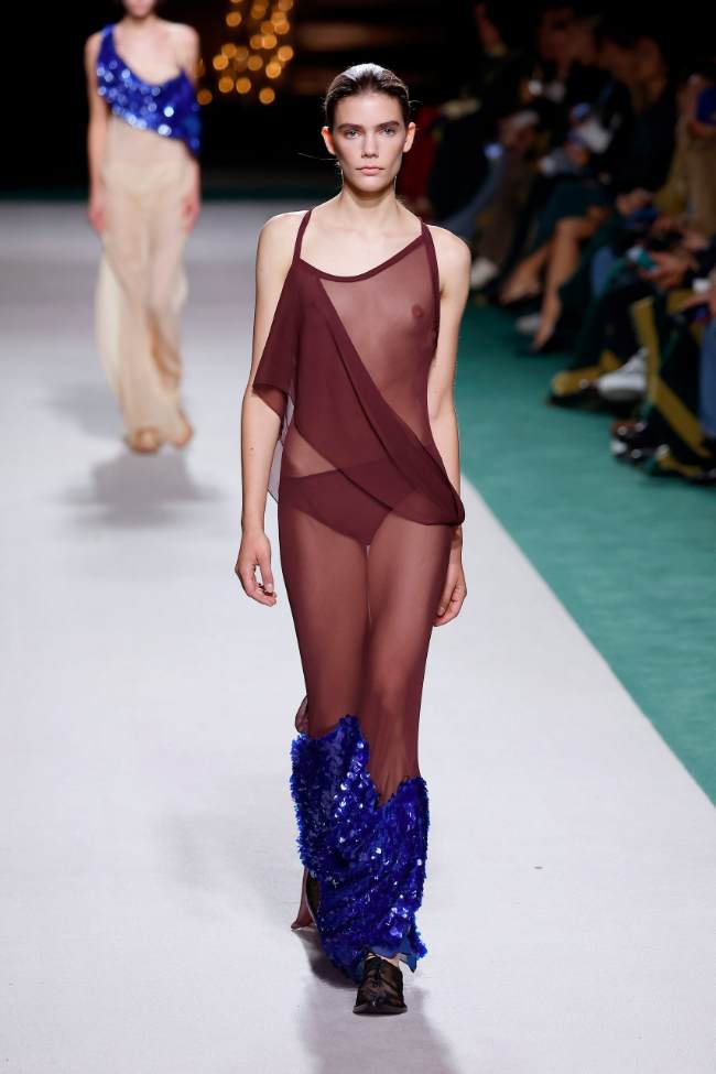 Victoria Beckham Spring 2025; Photo: NowFashion.com