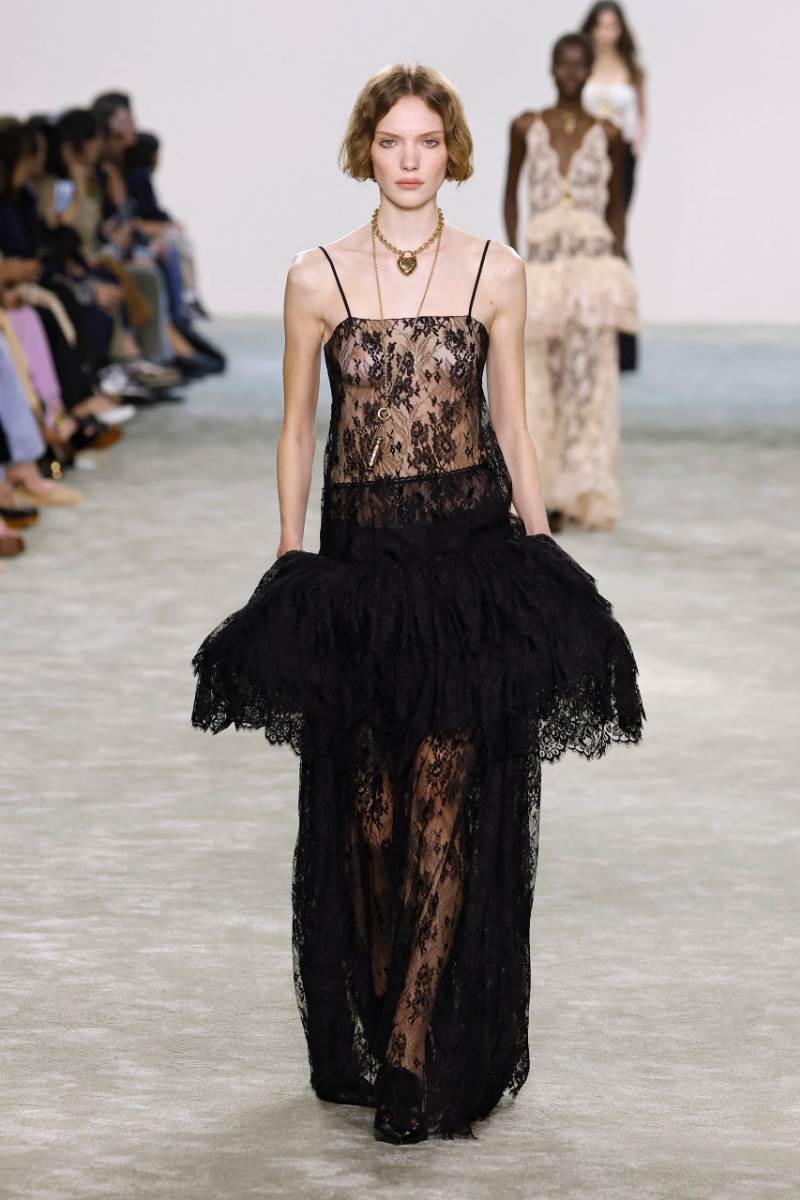 Chloé Fall 2025 [Paris] Creative Direction: Chemena Kamali