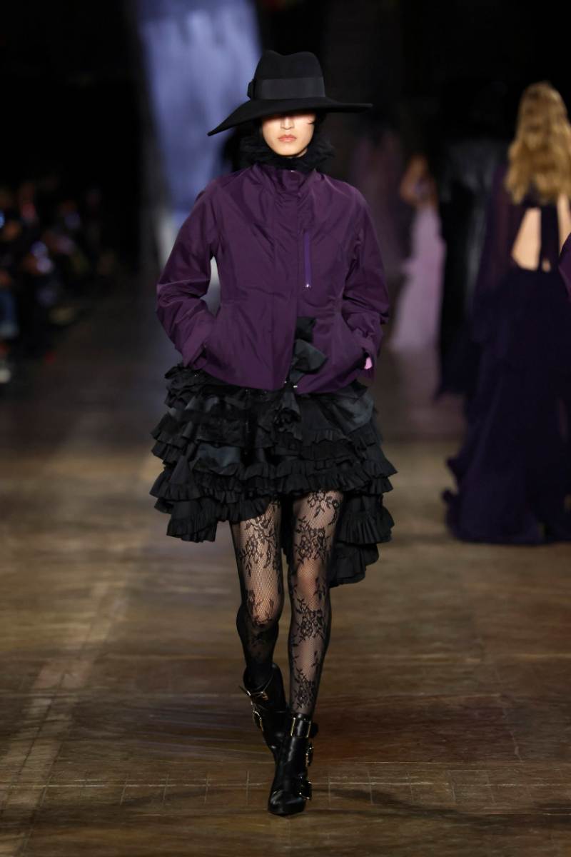 McQueen Fall 2025 [Paris] Creative Direction: Seán McGirr