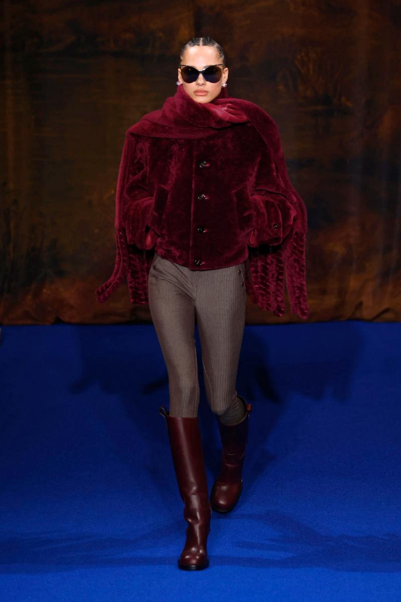 Burberry Fall 2025 [London] Creative Direction: Daniel Lee