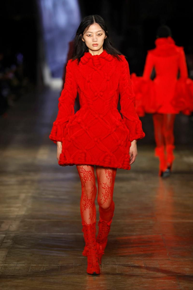 McQueen Fall 2025 [Paris] Creative Direction: Seán McGirr
