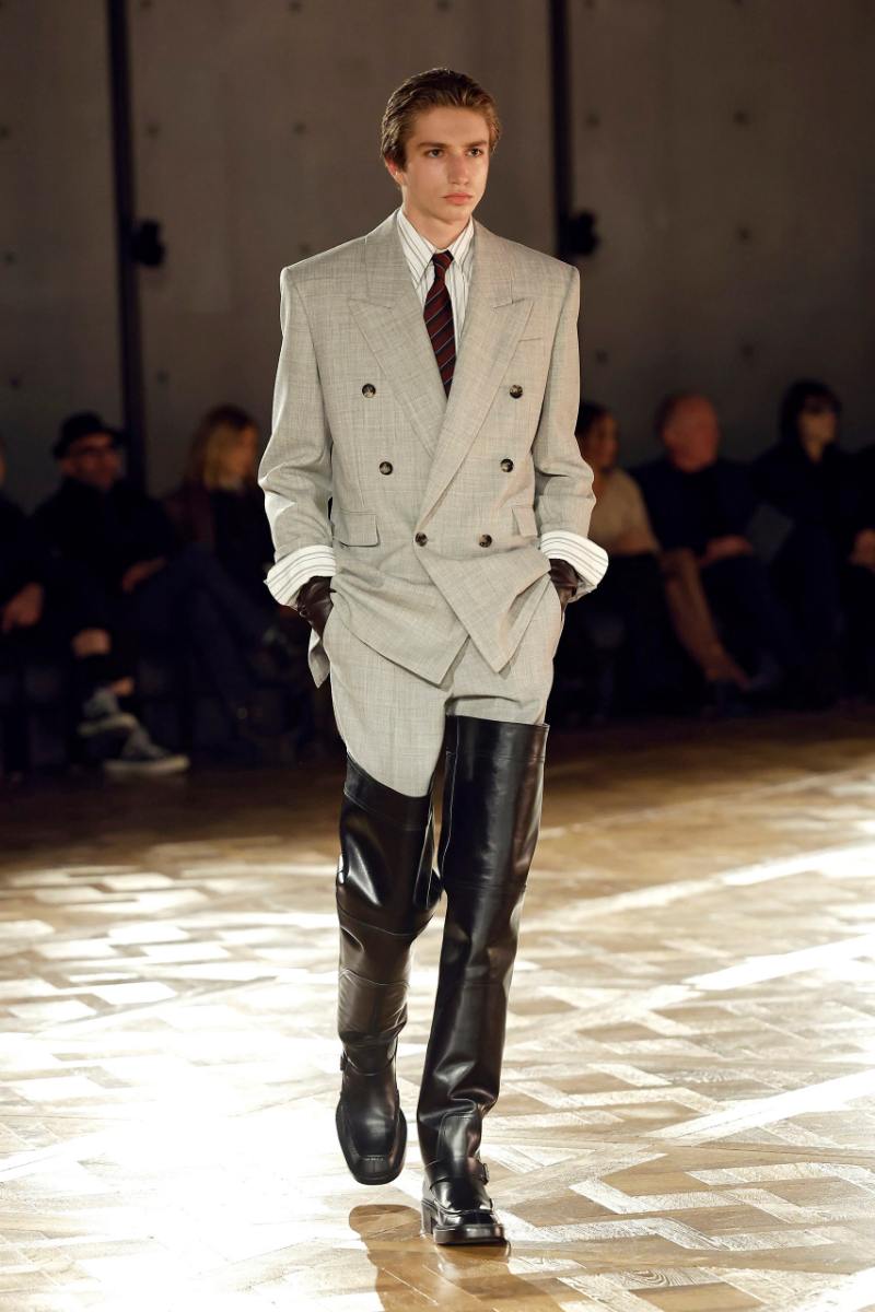 Saint Laurent Spring 2025 Haute Couture [Paris] Creative Direction: Anthony Vaccarello