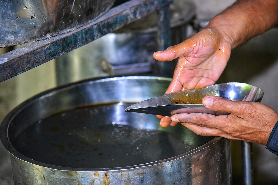 Agar Oil