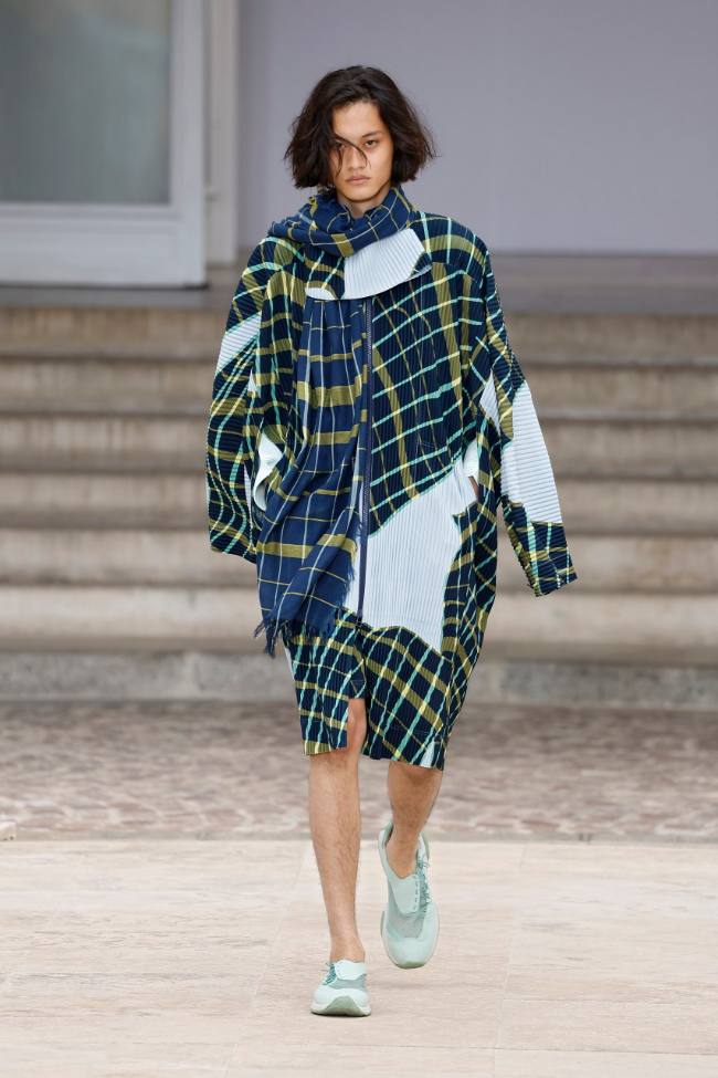 Homme Plissé Issey Miyake Spring 2025 Menswear; Photo: NowFashion.com