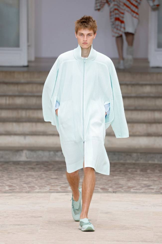 Homme Plissé Issey Miyake Spring 2025 Menswear; Photo: NowFashion.com